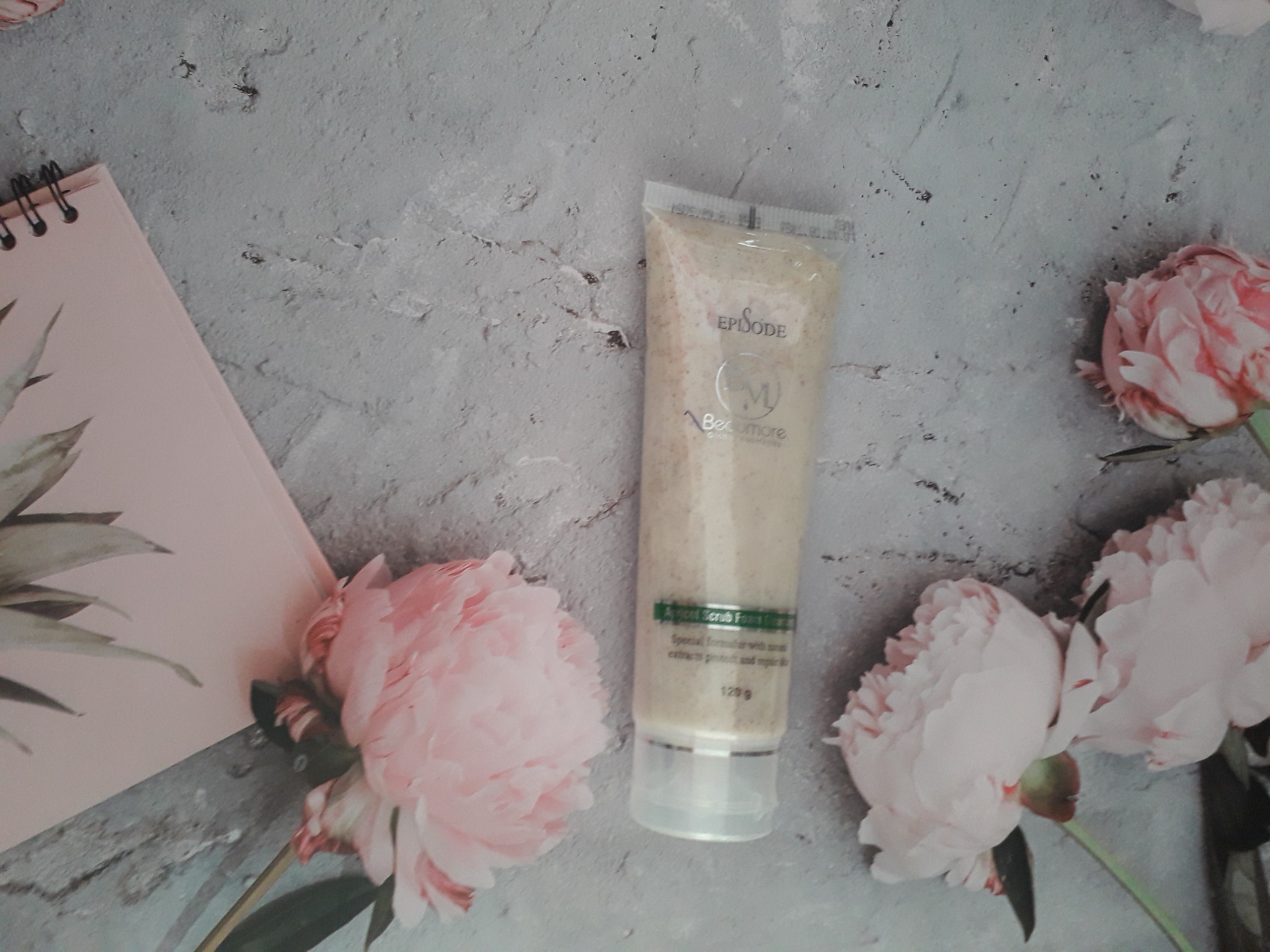 Sữa rửa mặt hạt massage Beaumore