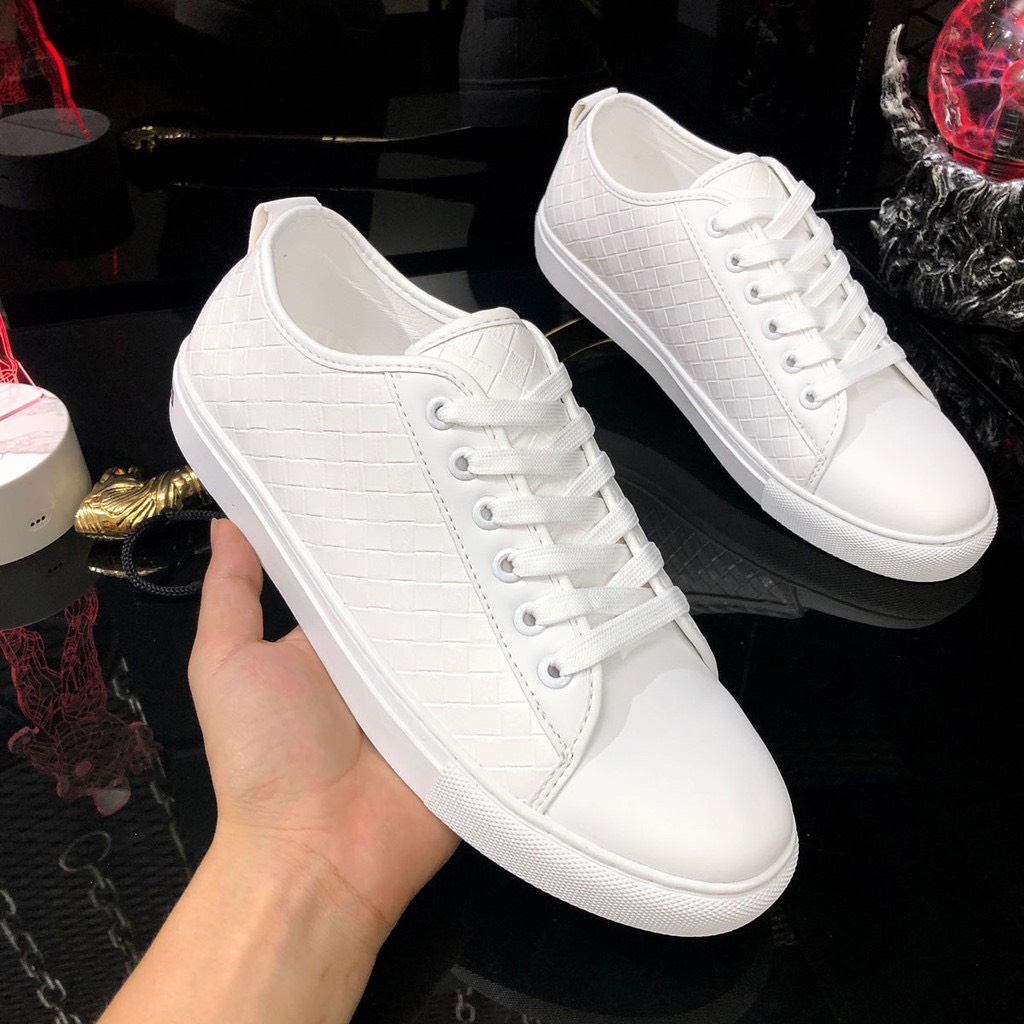 Giày sneaker nam kẻ caro trắng và đen siêu đẹp