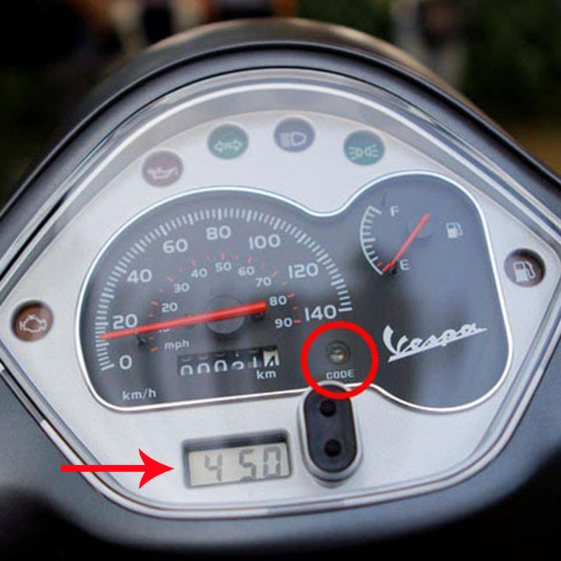 Đồng hồ giờ điện tử dành cho xe VESPA LX có thể điều chỉnh được giờ dễ dàng A283