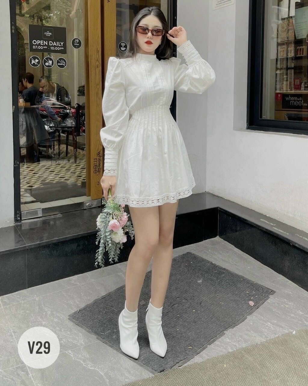 LIKEHER - Đầm trắng V29 xếp ly phối ren