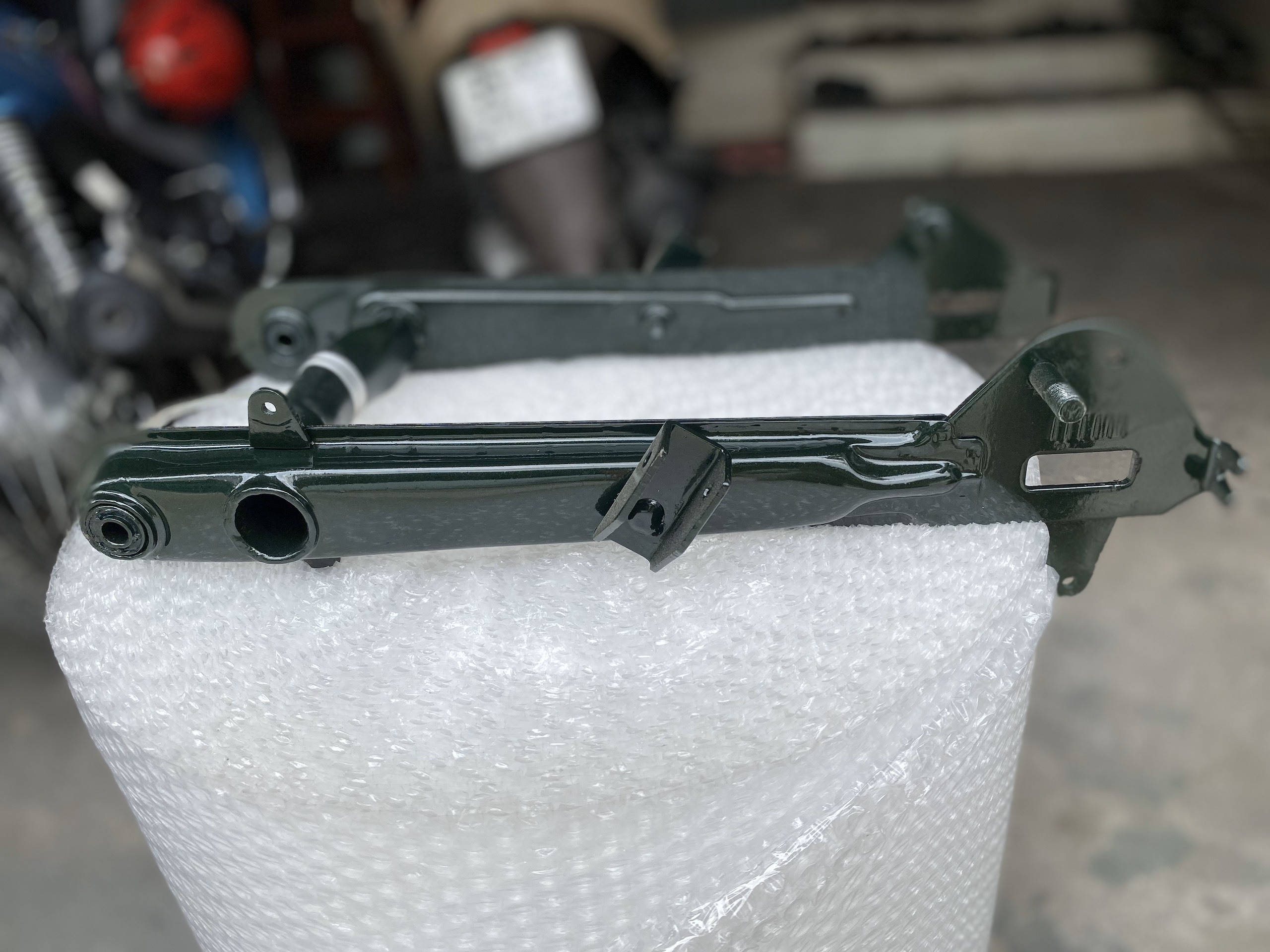 Càng sau honda cub 81 ( màu xanh dưa)