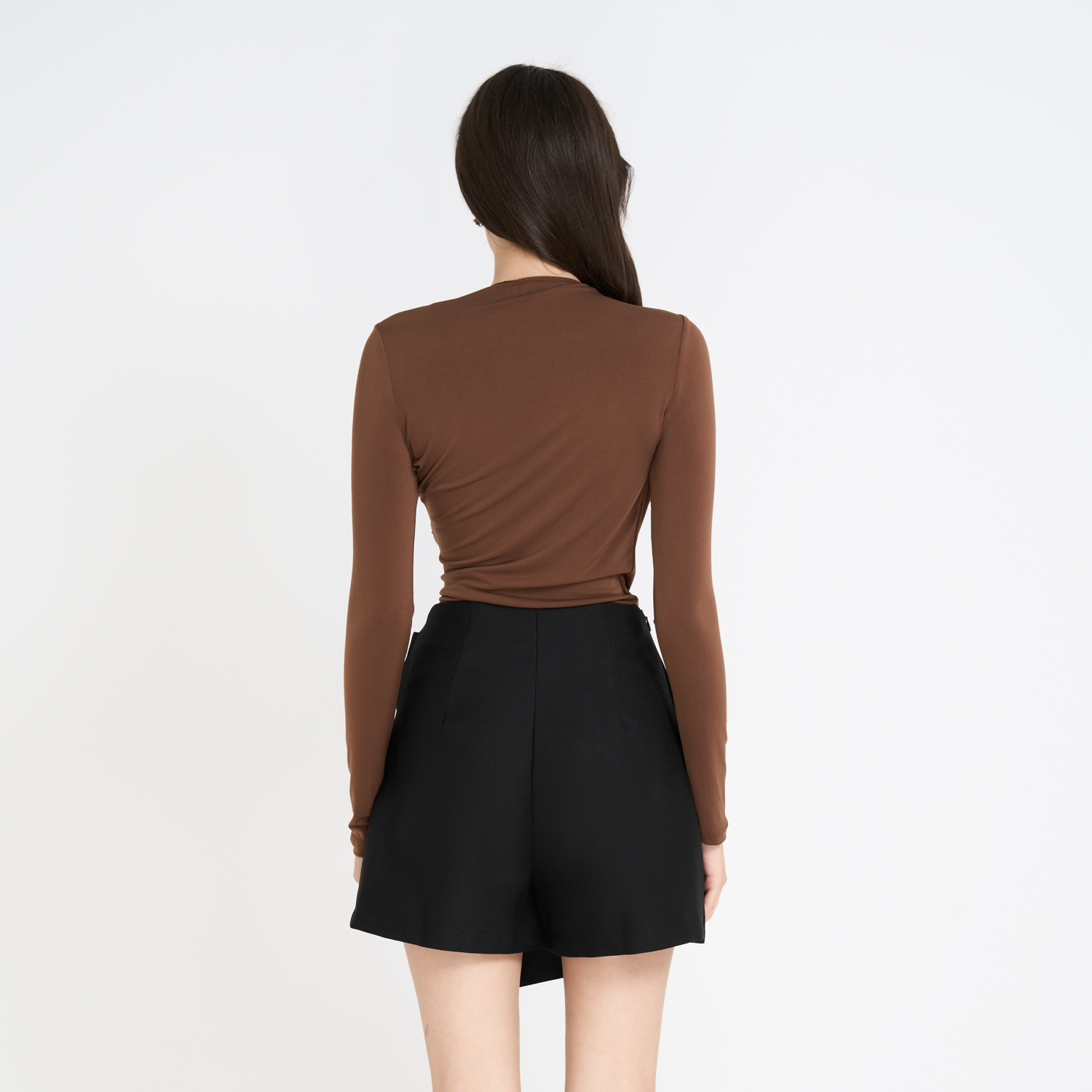 Váy quần mini pho xéo xoắn kiểu Maybi