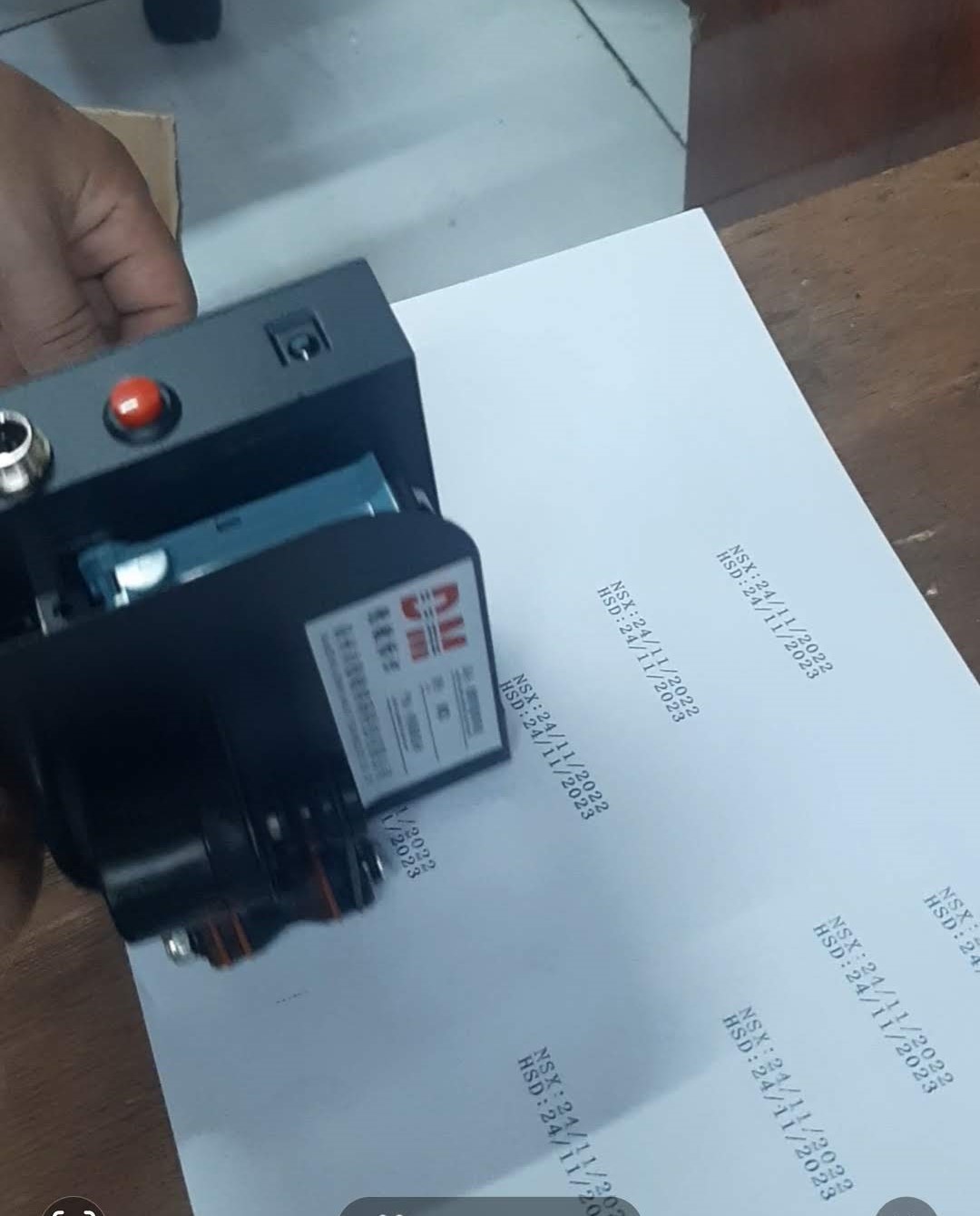 Máy in date phun mực cầm tay MX3