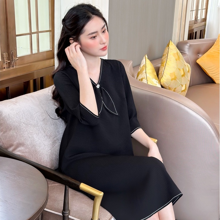 MEDYLA - Đầm bầu dự tiệc thu đông thiết kế 2 lớp đen xốp lót lụa vạt cổ viền trắng cho bầu đi chơi, du lịch - VS1141