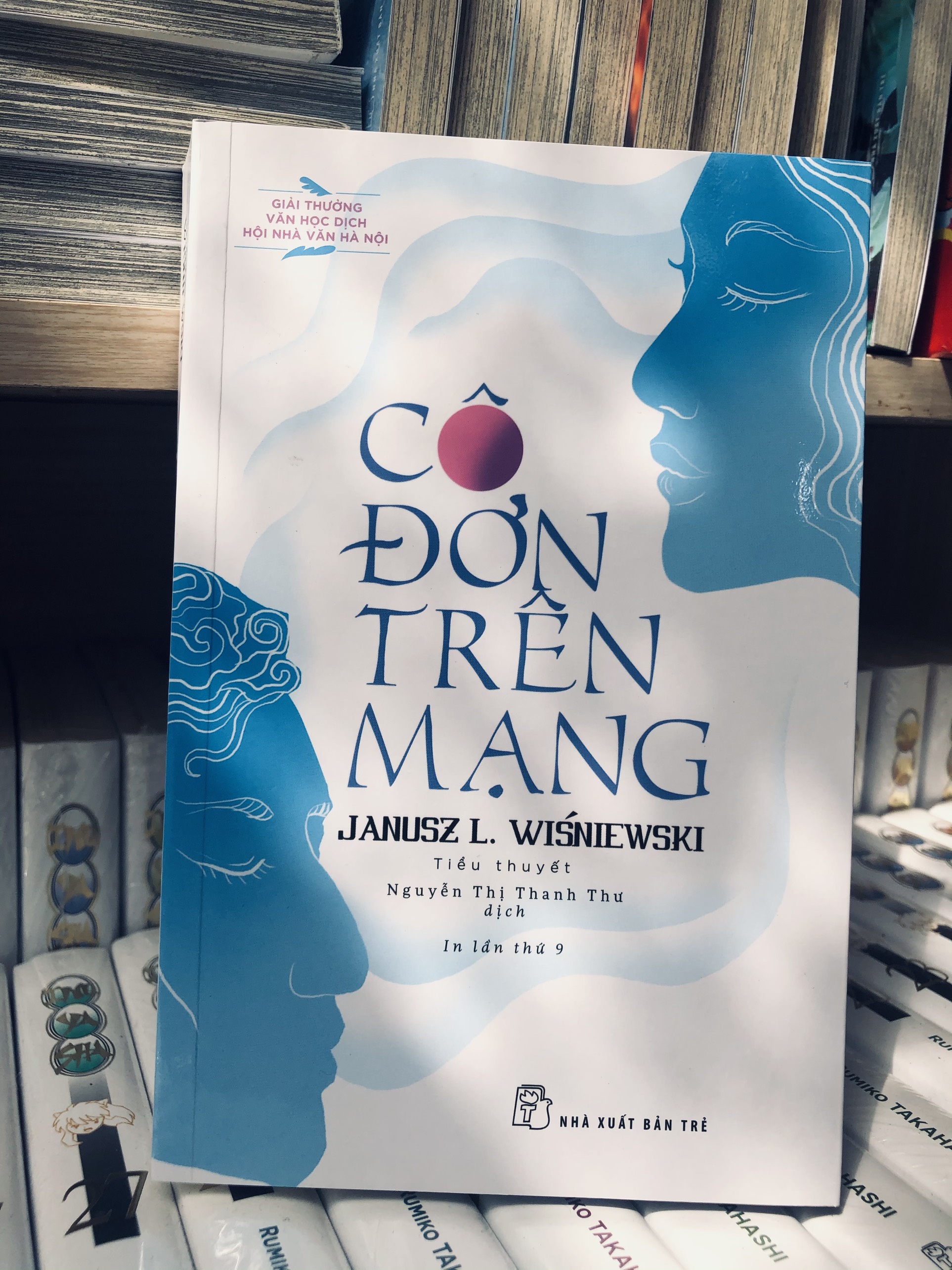 Sách NXB Trẻ - CÔ ĐƠN TRÊN MẠNG