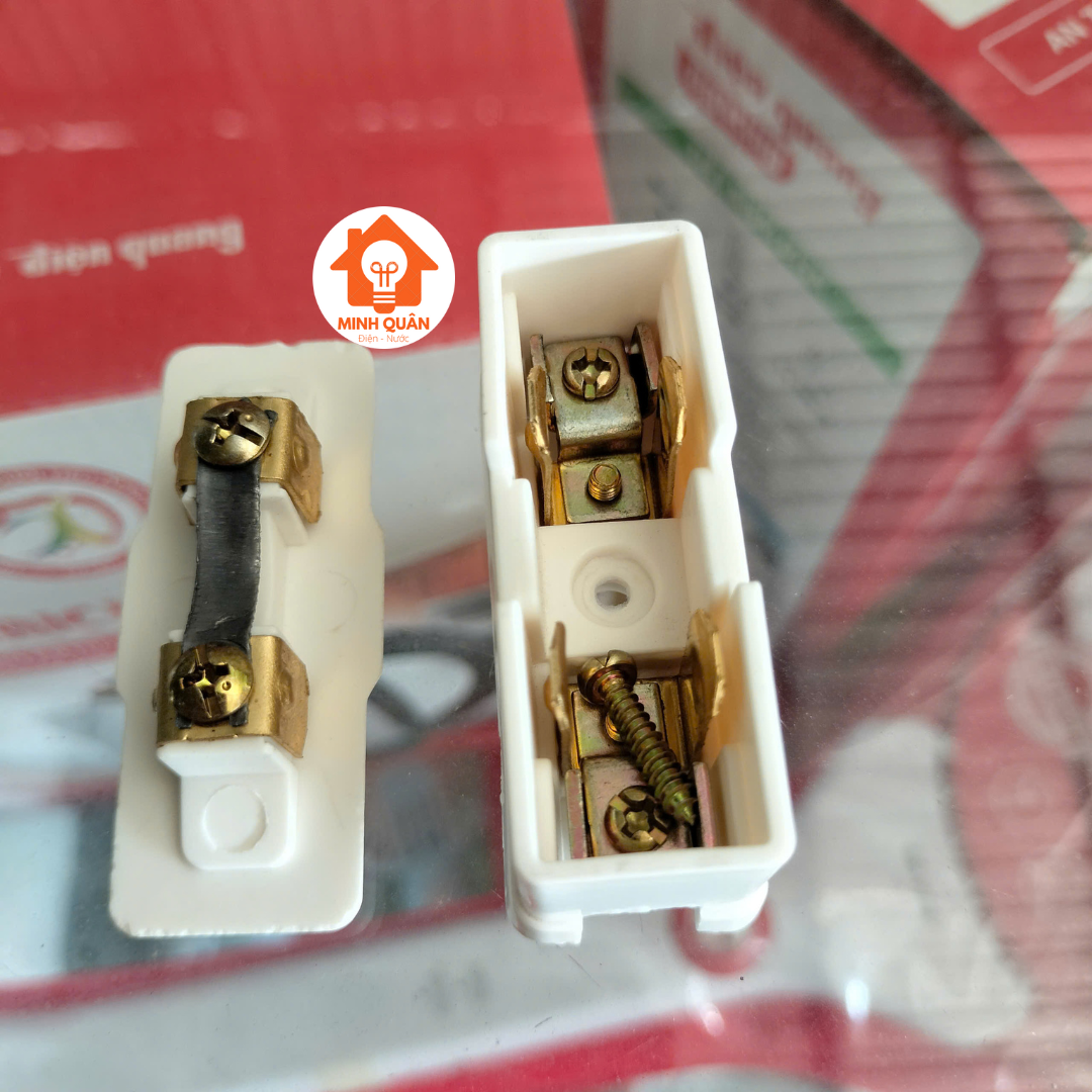 Cầu chì, nắp cầu chì gắn táp lô điện 10A SOPOKA