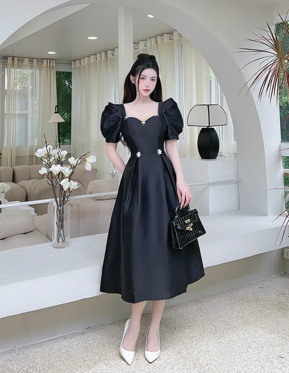 Đầm xòe tafta đính nơ đá phụ kiện eo xinh, Đầm tafta dáng dài cổ vuông tùng xòe ba màu đen, trắng, đỏ