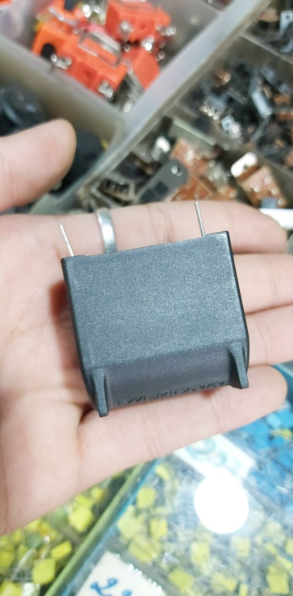 Tụ 10mf - 275V - giá 2con