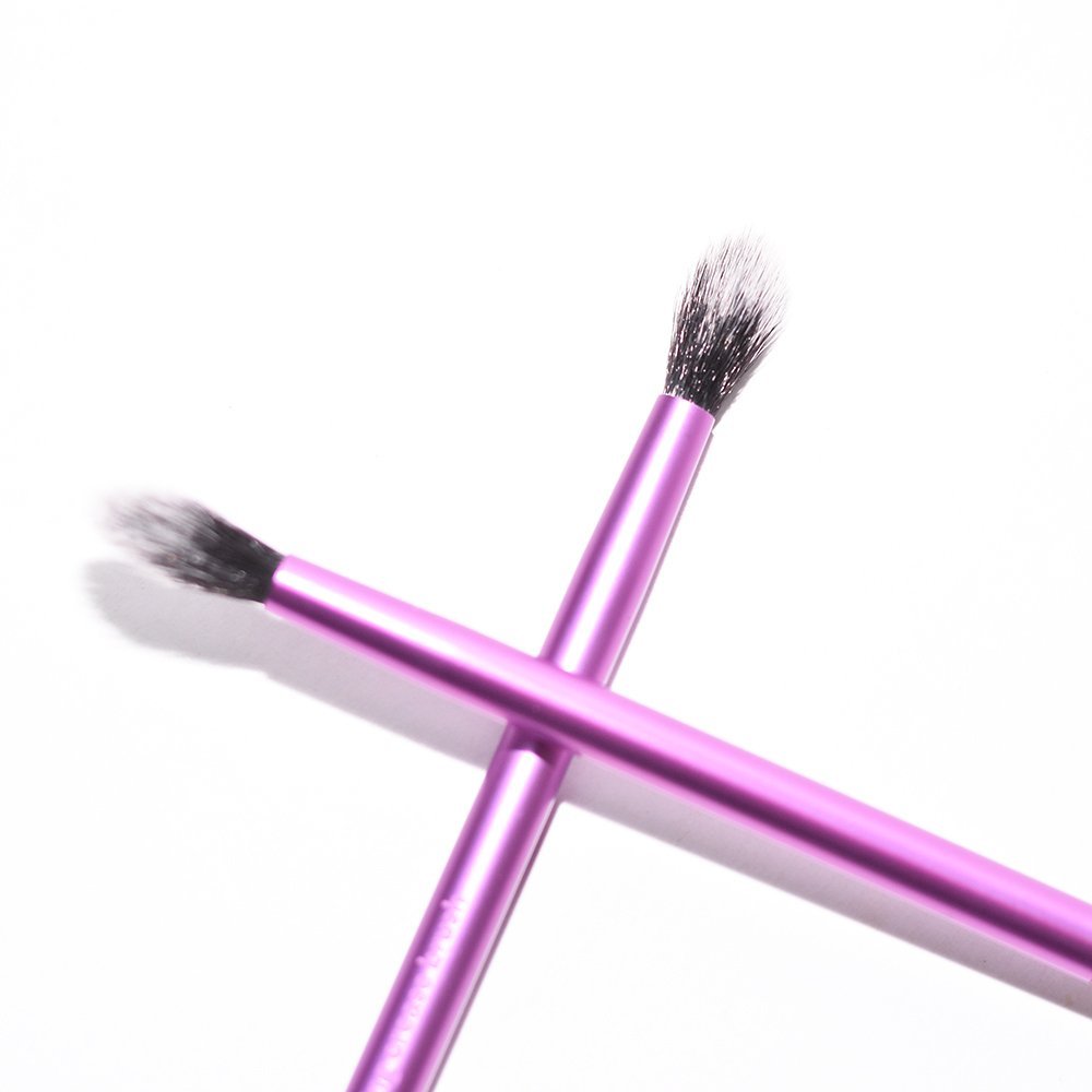 Cọ Nhấn Và Tán Hốc Mắt RT Real Techniques Defining Crease RT304