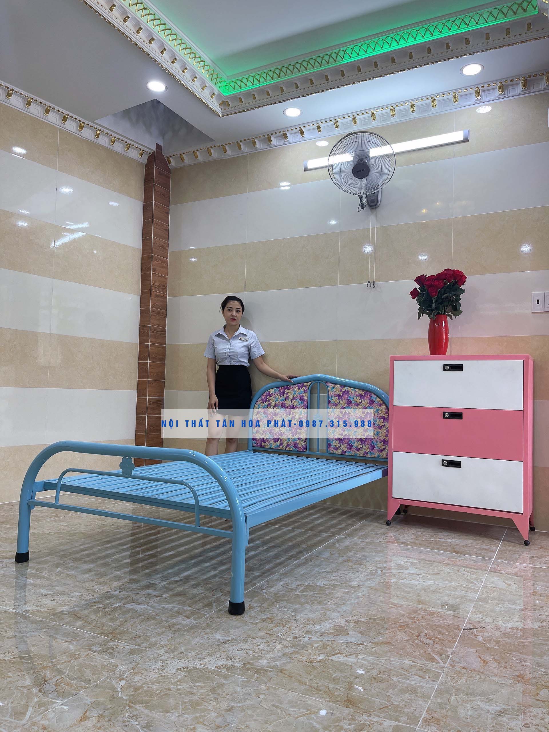 Giường sắt mẫu tròn kết hợp họa tiết đa dạng 1m2x2m màu xanh dương