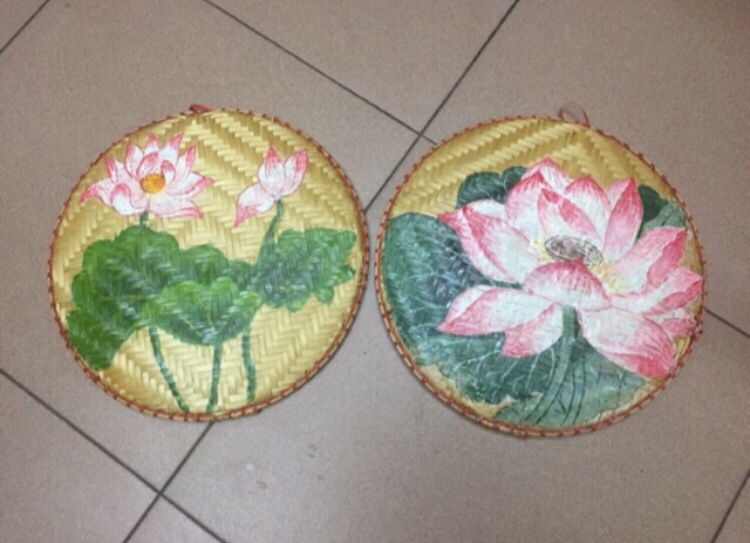 Tranh vẽ mẹt hình hoa sen ( 2 cái )