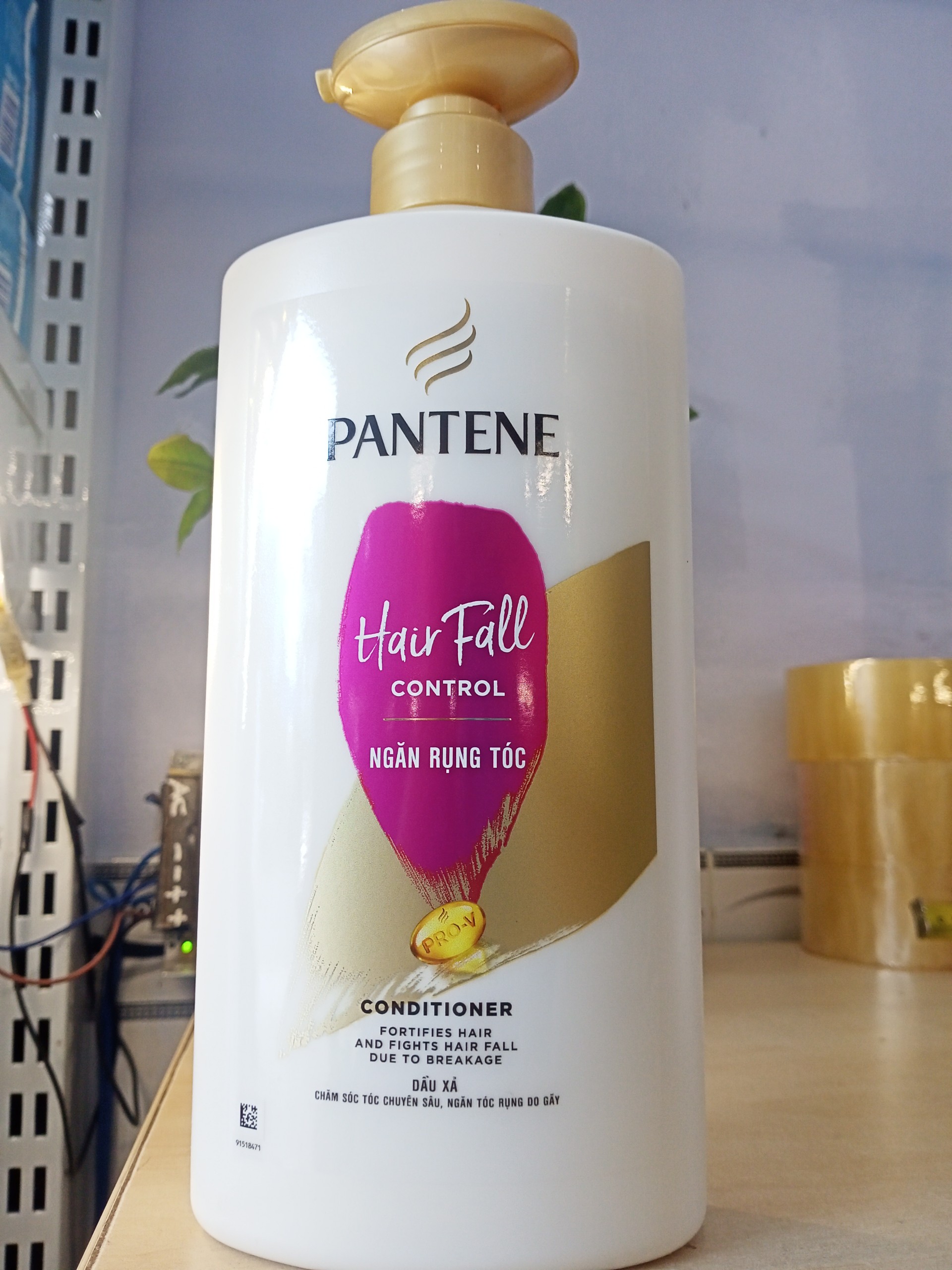 Dầu xả Pantene ngăn rụng tóc 650g