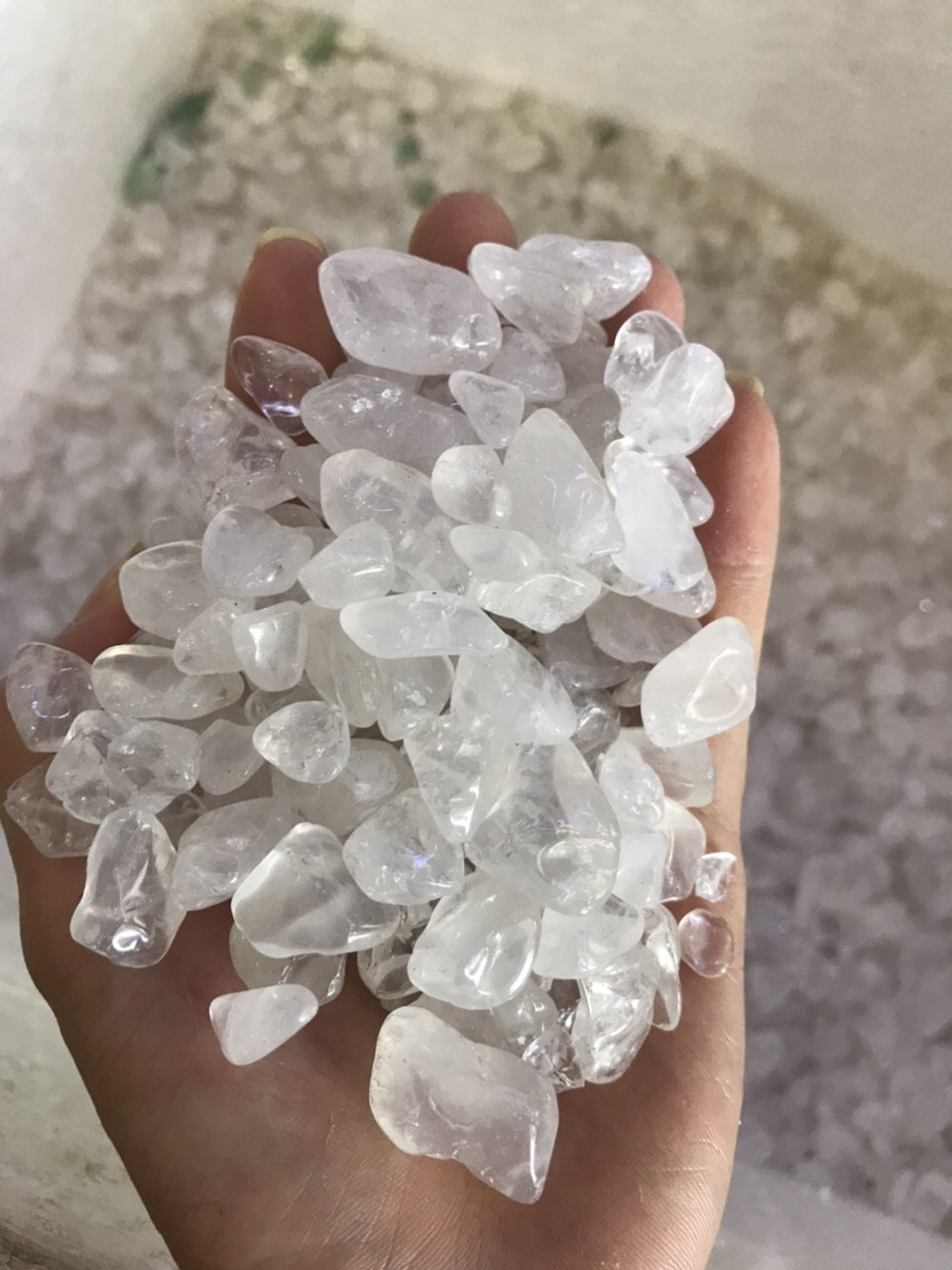 Đá thạch anh vụn tự nhiên 100% màu trắng
