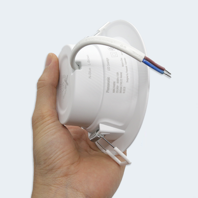 Đèn âm trần Downlight ĐỔI MÀU 9W Panasonic