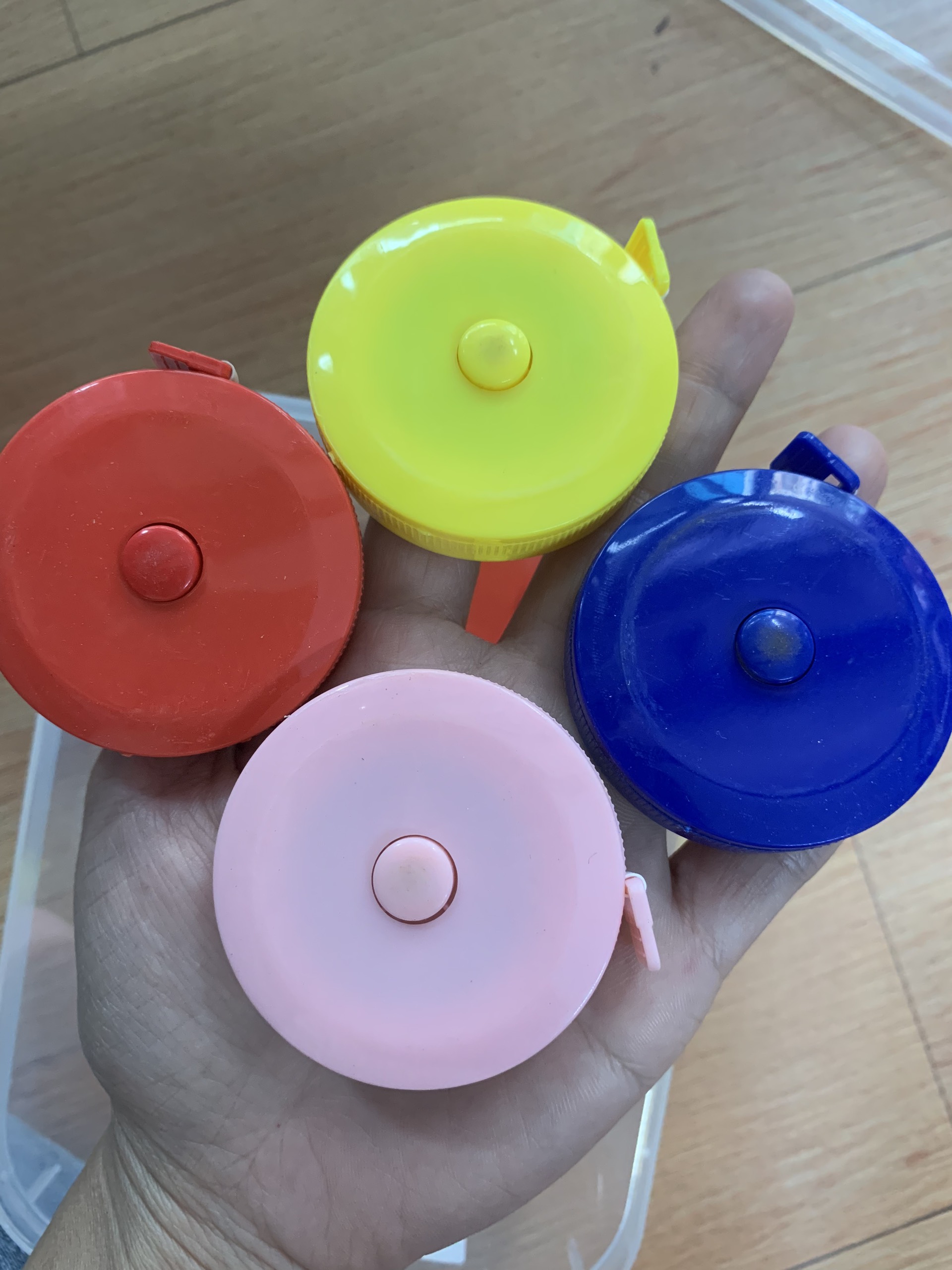 Thước cuộn D&T có nút bấm tiện lợi dài 1m5