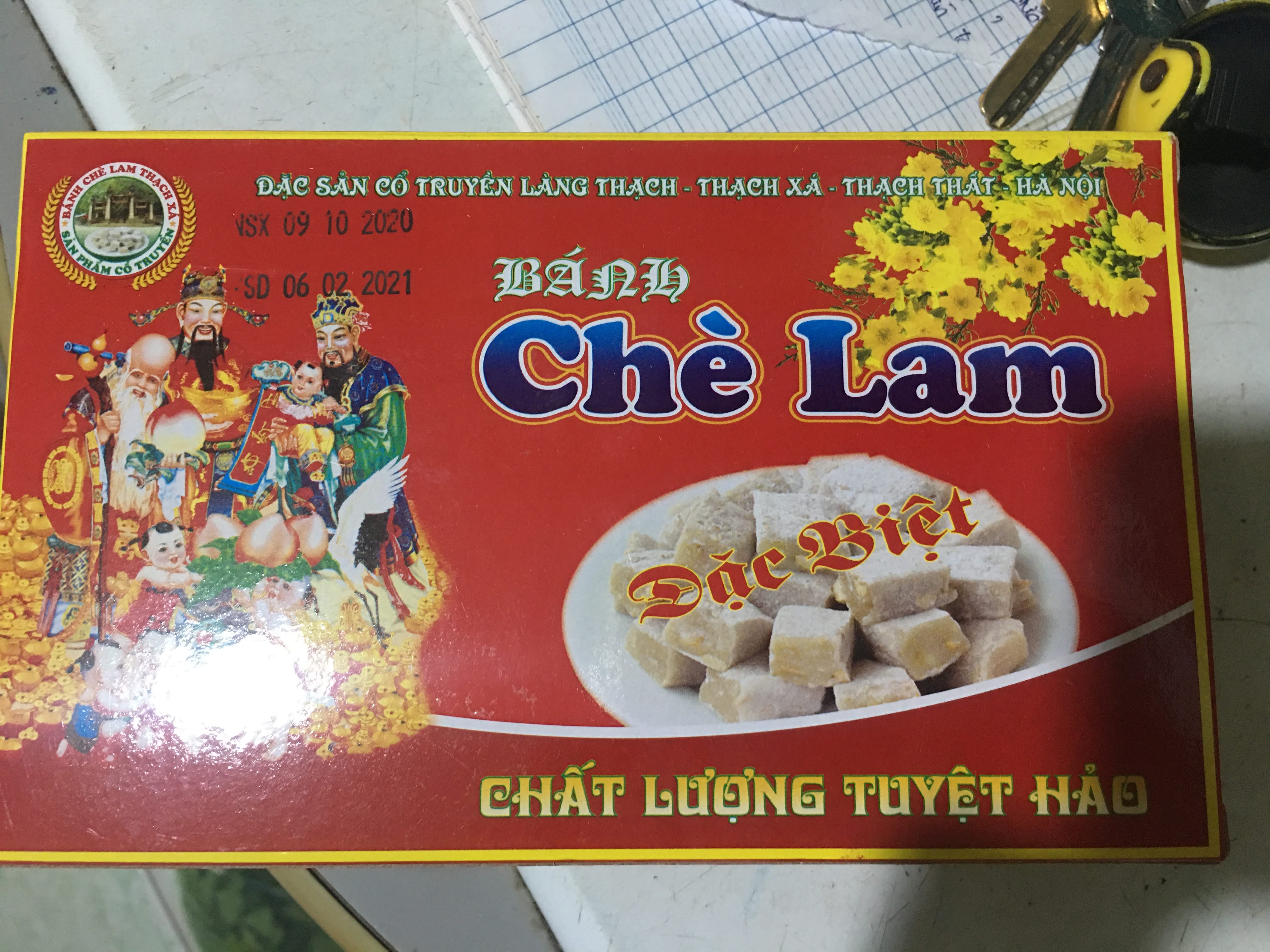 1 hộp bánh chè lam