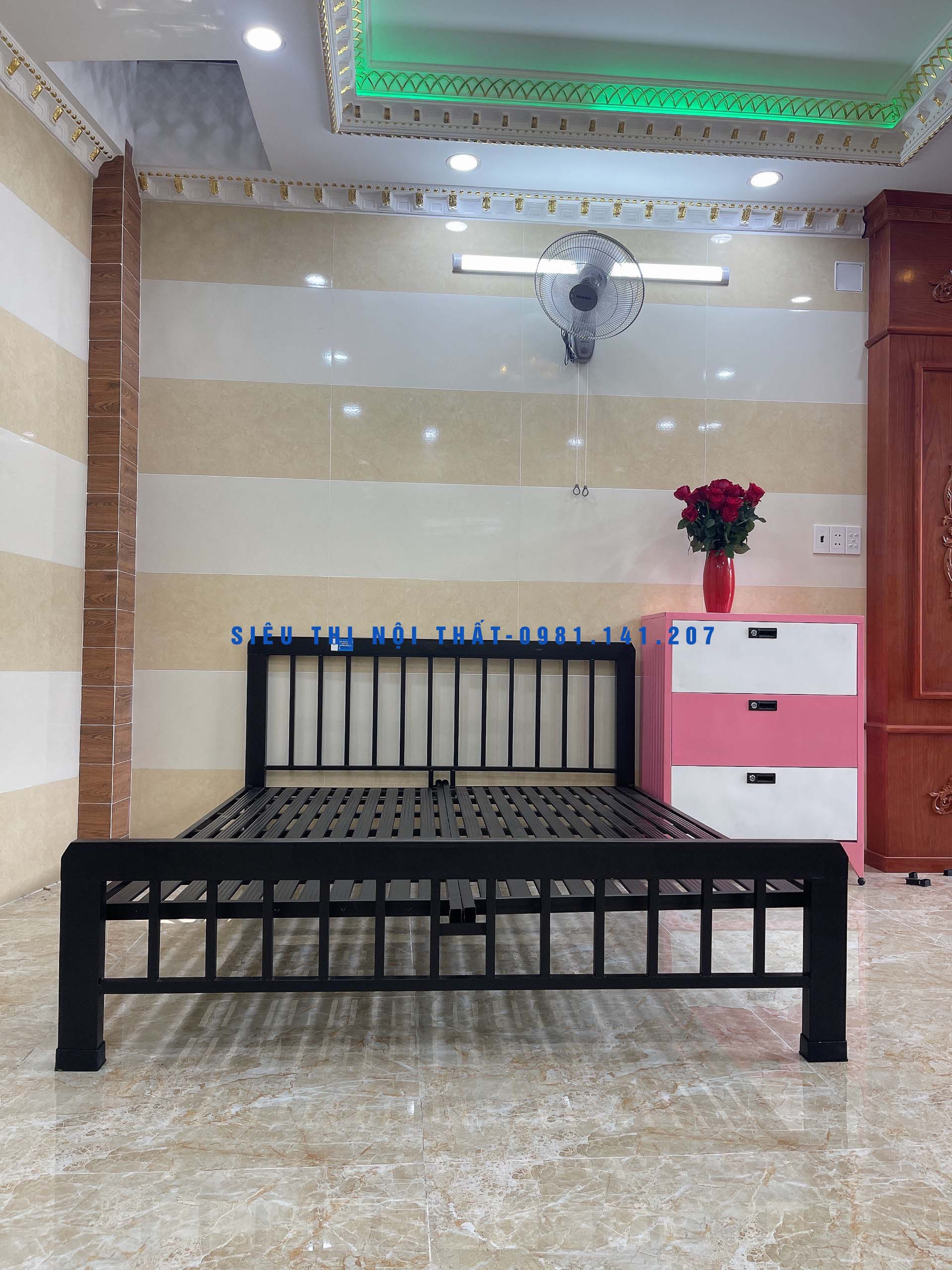 Giường sắt mẫu sọc kích thước ngang 1m4 dài 2m - Siêu Thị Nội Thất