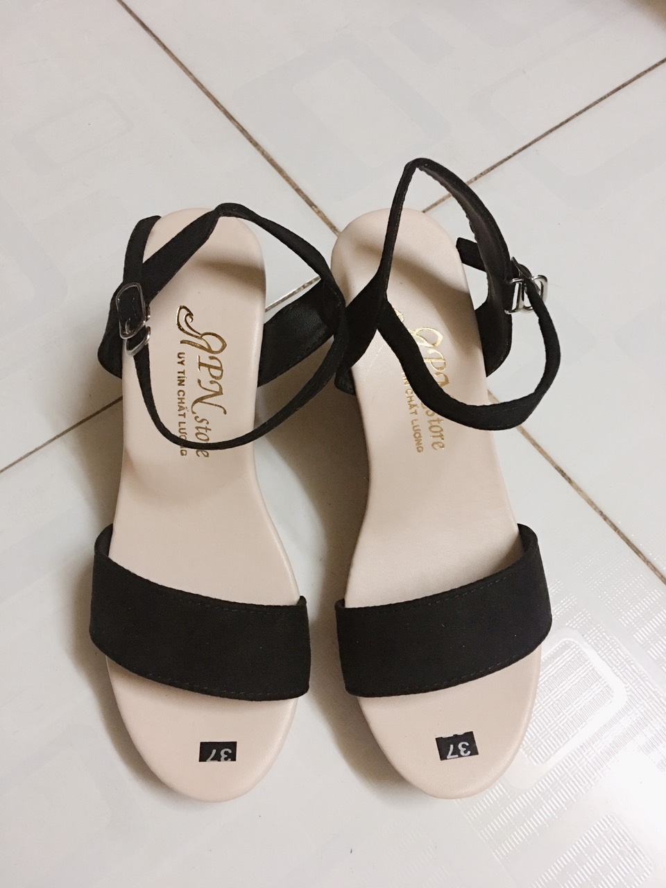 Giày cao gót Xuồng bản ngang đen