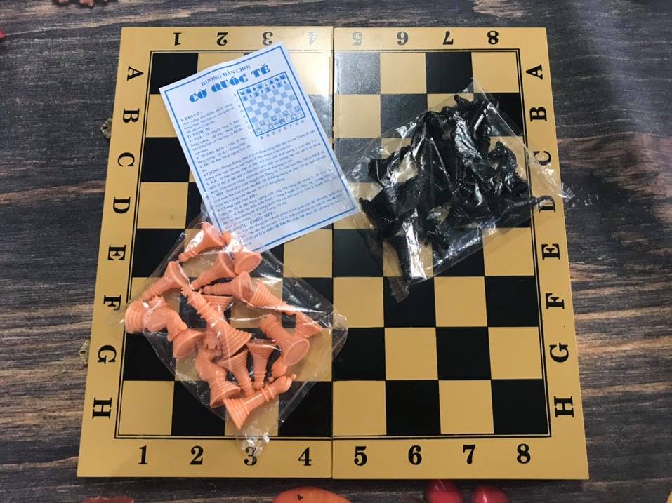 BỘ CỜ VUA KÈM BÀN