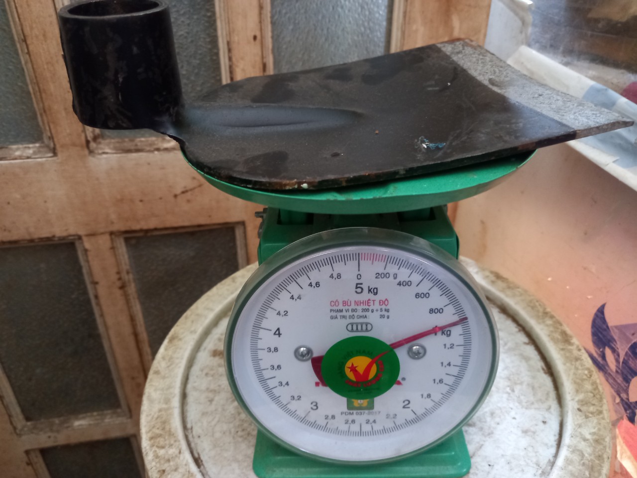 Cuốc sới đất làm vườn ngang 14 cm(nặng 1 kg)