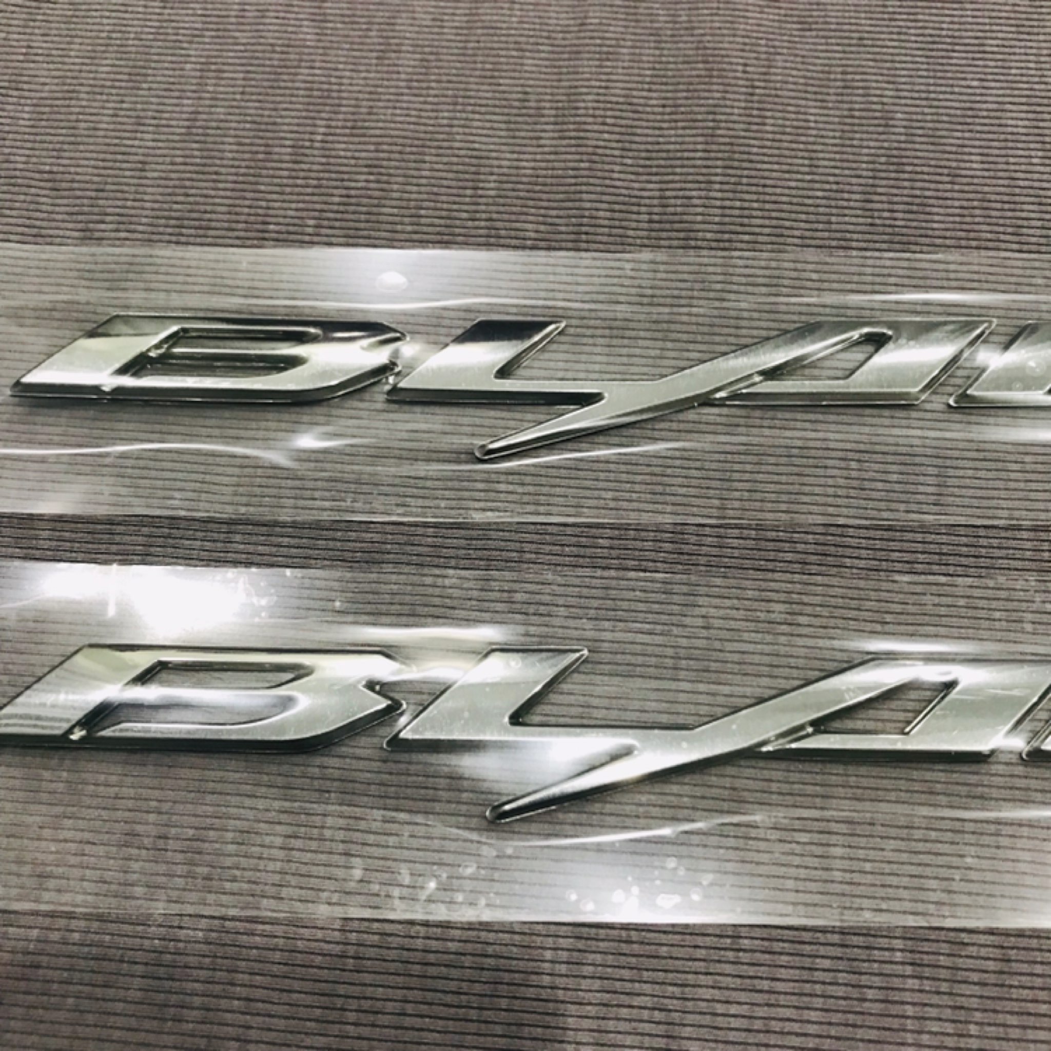 Tem cặp chữ Blade zin thái bao đẹp bao sắc nét