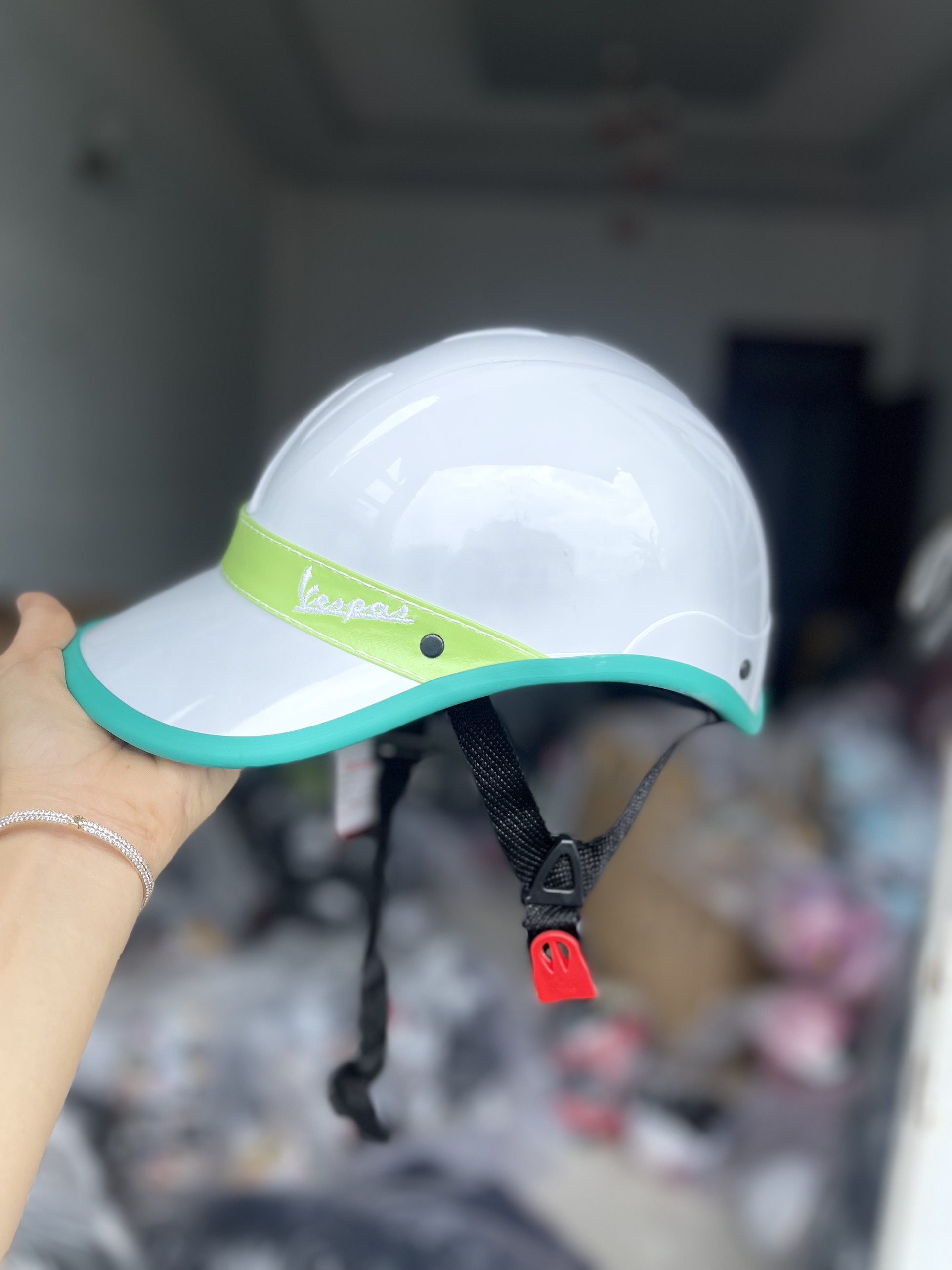 nón bảo hiểm kết nữ vespa có lổ để tóc