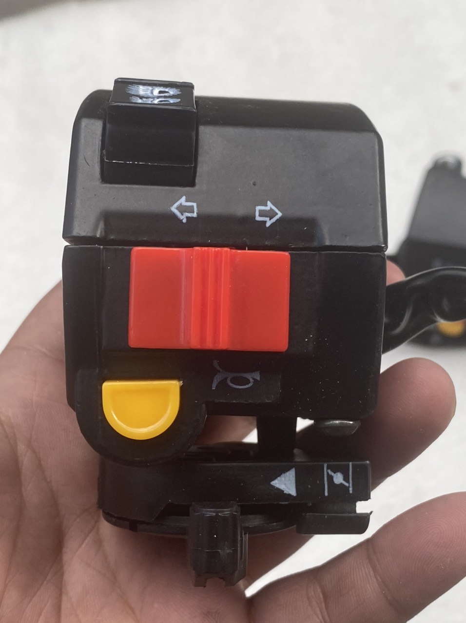 CÙM CÔNG TẮC XE MAX