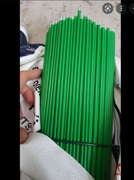 10 que cắm lan lõi thép bọc nhựa xanh dài 80cm