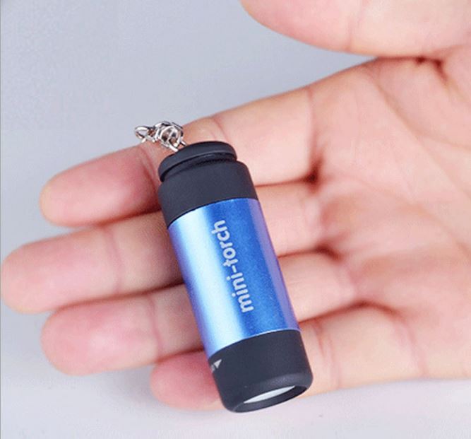 Đèn pin siêu mini kiêm móc khóa ( SẠC CỔNG USB )