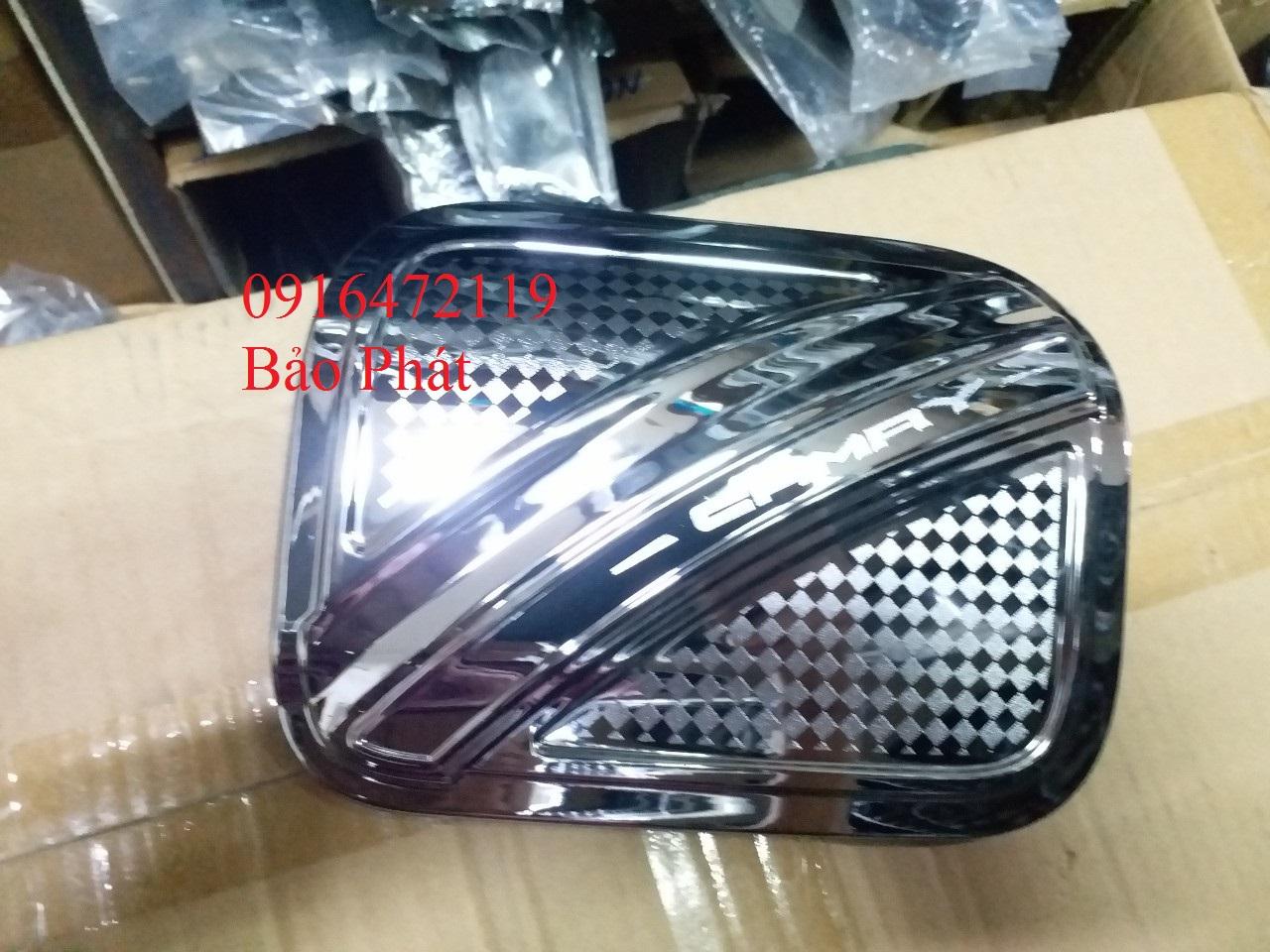 Ốp nắp bình xăng mạ camry form 2019-2022 new