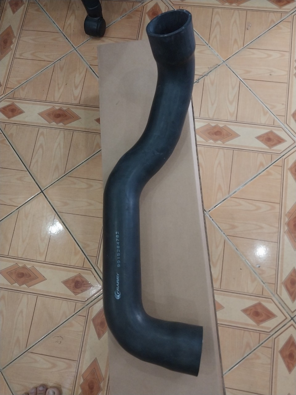 ỐNG HƠI LÀM MÁT TURBO MERCEDES SPRINTER (ỐNG HƠI TRÊN DÀI)