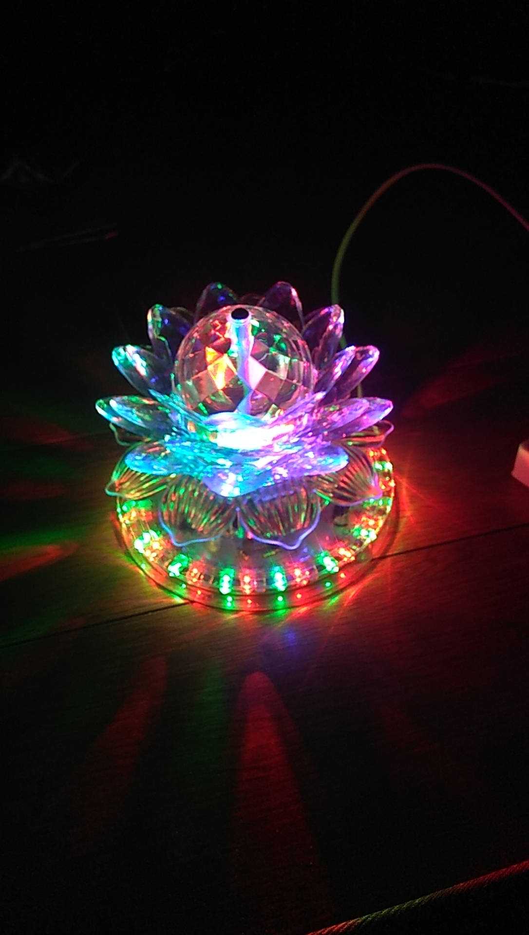 [HCM]Đèn Led Bông Sen Quay 7 Màu  ShopAnhThu