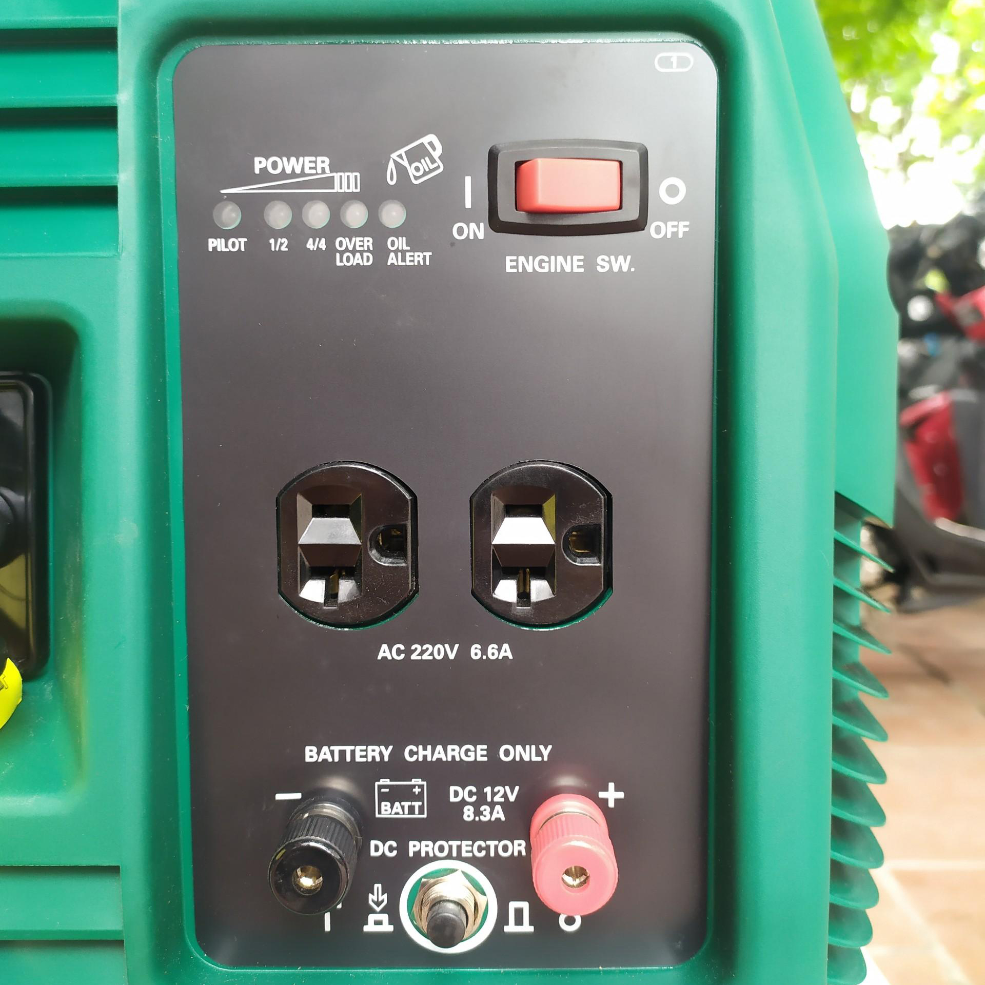 Máy Phát Điện Chạy Xăng 1.5KVA Elemax SHX2000