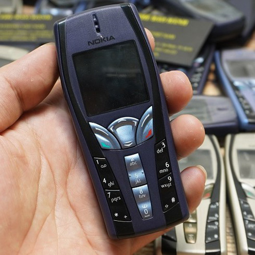 Điện thoại cổ nokia 7250i kiểu dáng đẹp độc lạ