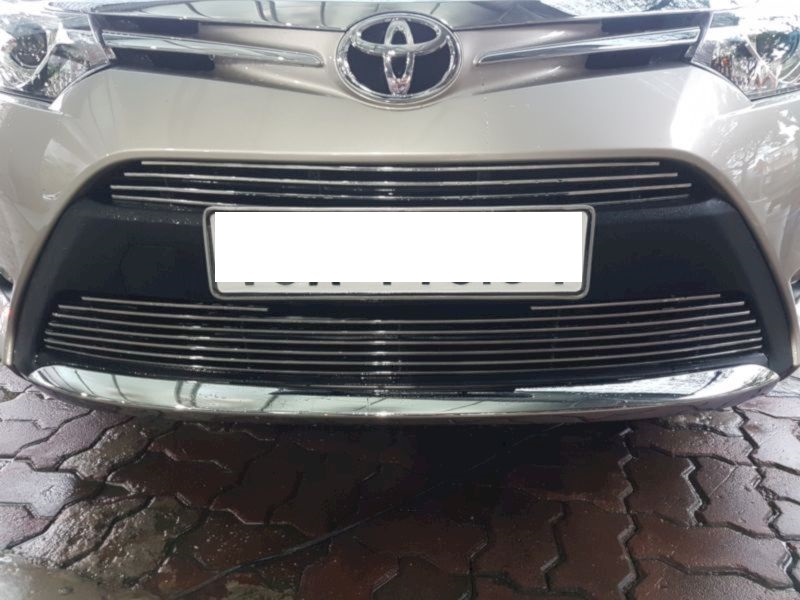 Ốp Mặt ca lăng Toyota Vios 2017 2018
