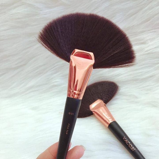 Cọ Phủi Quạt Vacosi Fan Powder Brush Q01