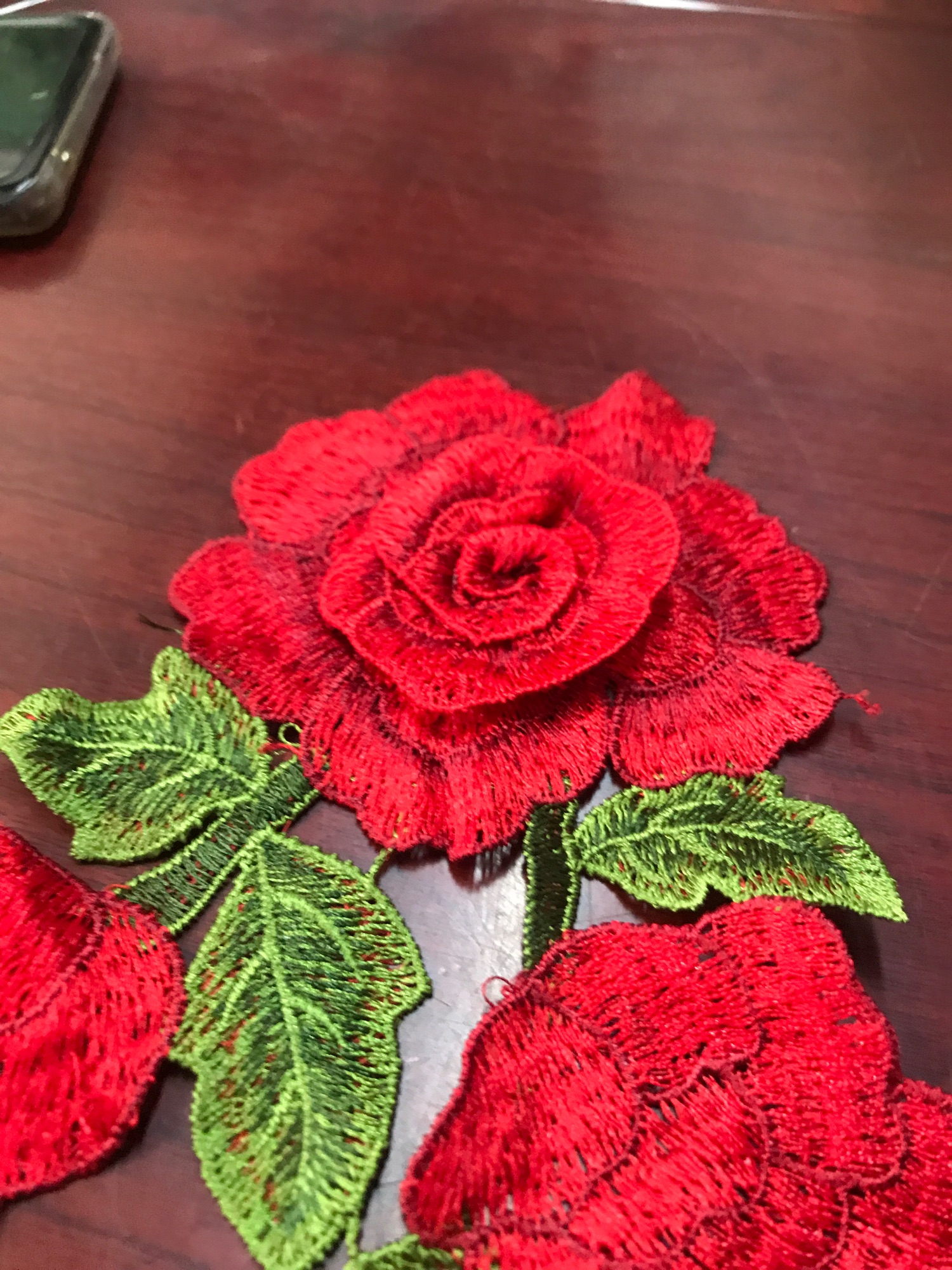 2 bông Hoa thêu cánh nổi 3D mã H307