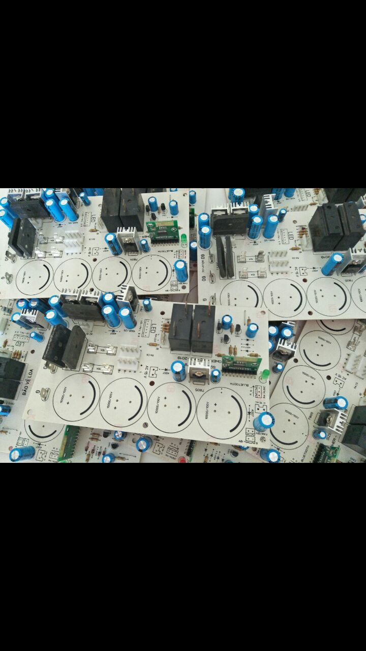 Bo nguồn 4 tụ có gắn Bluetooth