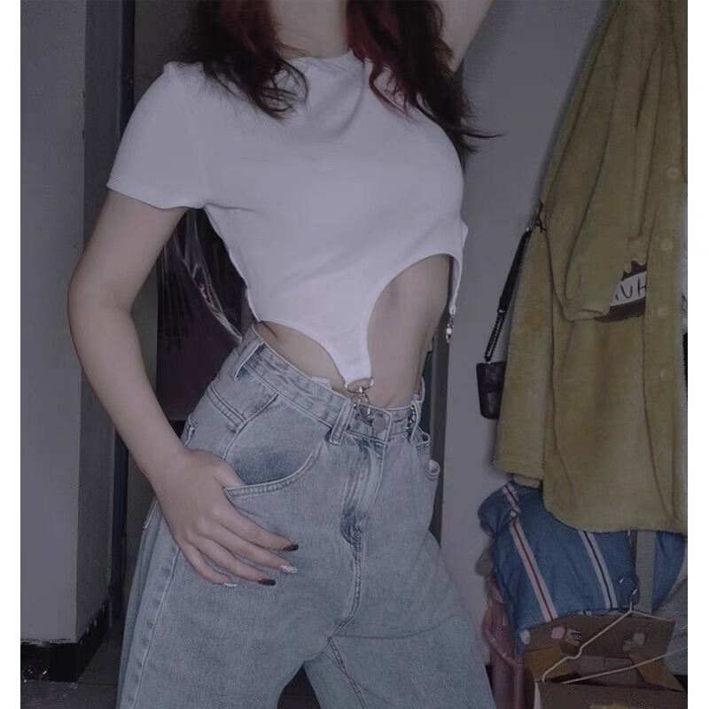 Áo Croptop Cut Out Phối Khoen
