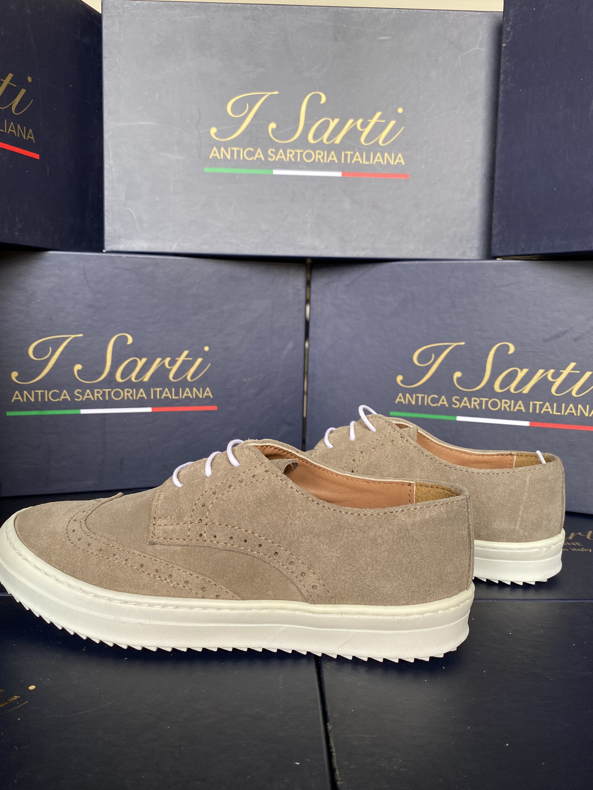 Giày sneaker da lộn made in ITALY