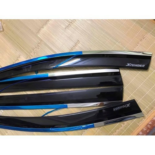Vè che mưa Xpander có chỉ inox