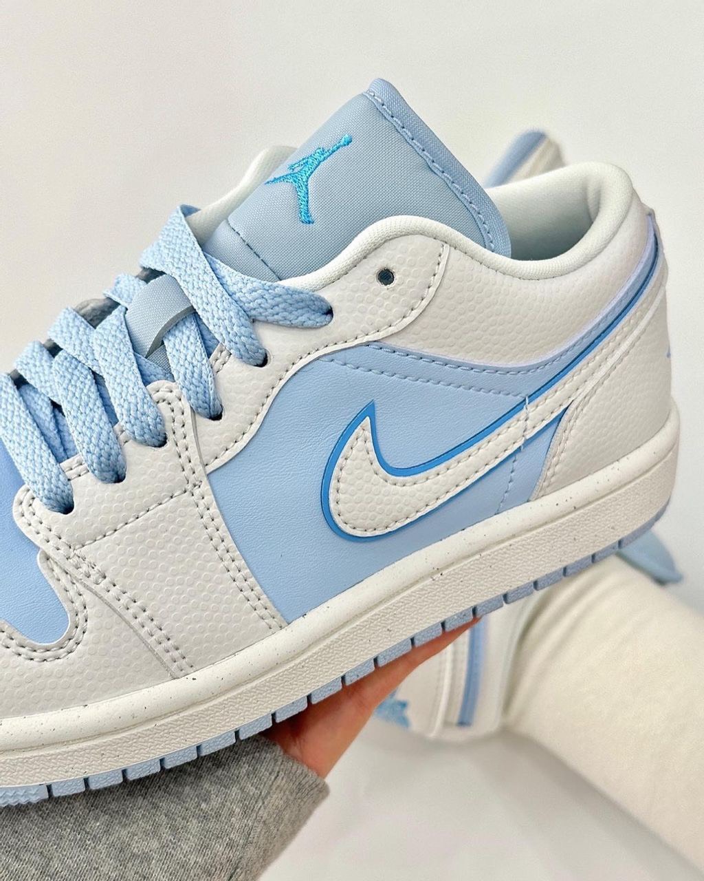 SALE  50% -𝐍𝐈𝐊𝐄 𝐀𝐈𝐑 𝐉𝐎𝐑𝐃𝐀𝐍 𝟏 𝐋𝐎𝐖 ICE BLUE RUNNING