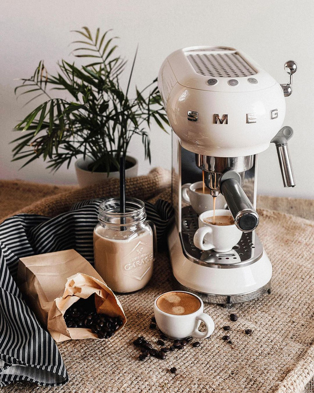 Smeg Automatic Coffee Maker, Smeg Coffee Machine, Coffee Maker, Espresso, Cappucino, Capacity 1350W, Capacity 1L, With Milk Faucet, Foam Maker, Imported From Germany, Many Colors, 12 Month Warranty