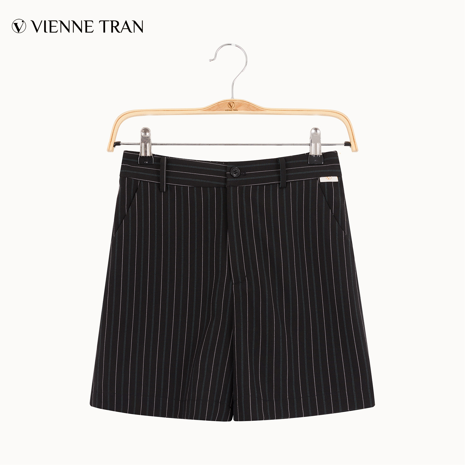 Quần Short VIENTRAN Nữ Kẻ Sọc V64S20T002