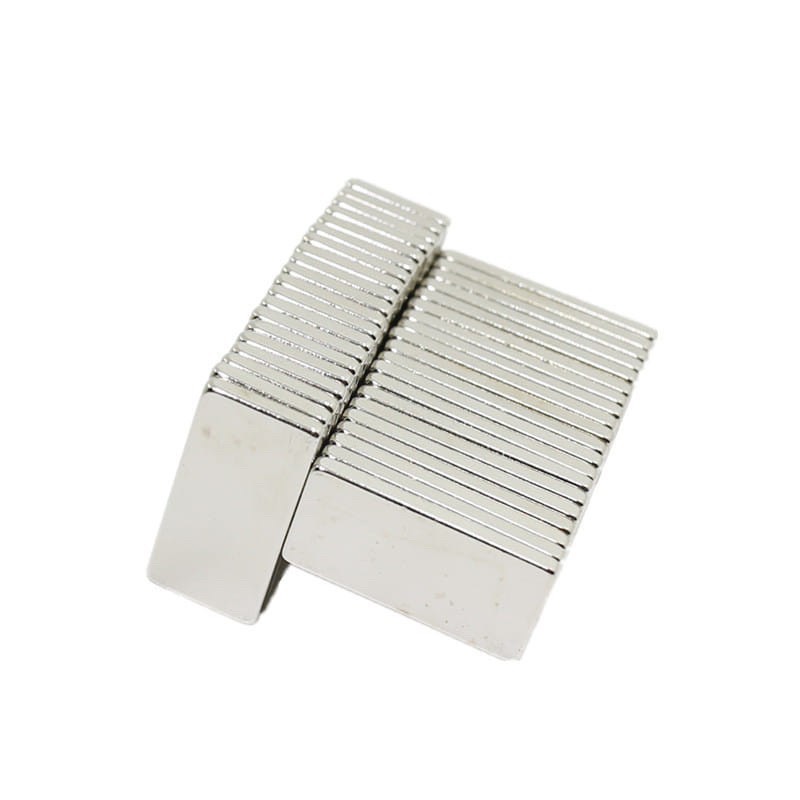 Nam Châm Đất Hiếm 20x10x2mm Siêu Từ Tính