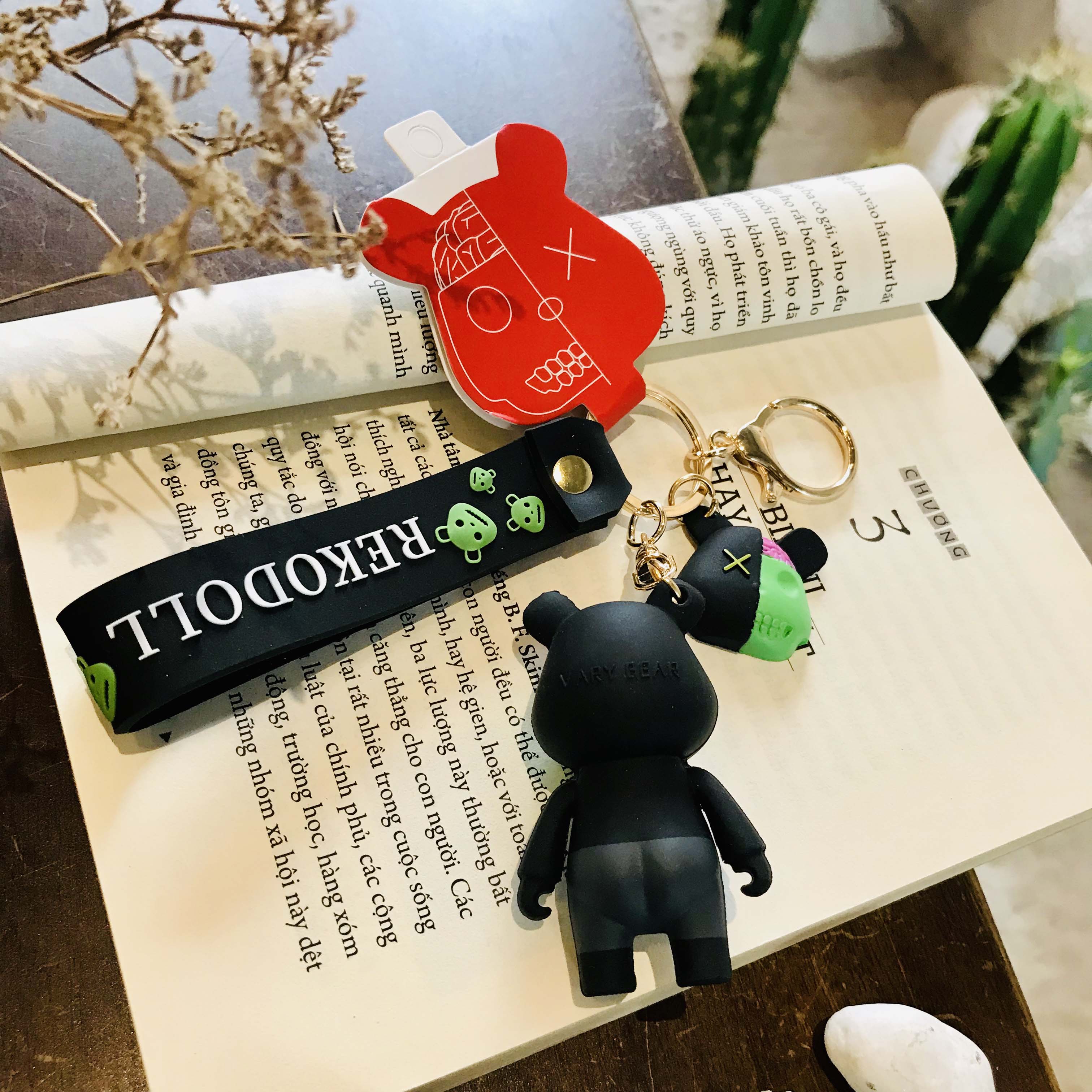 Móc khóa Gấu KAWS SIÊU CHẤT - đen xanh