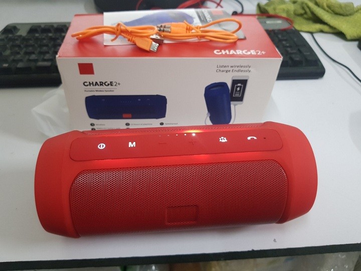 Loa nghe nhạc bluetooth Charge 2 Cực Hay