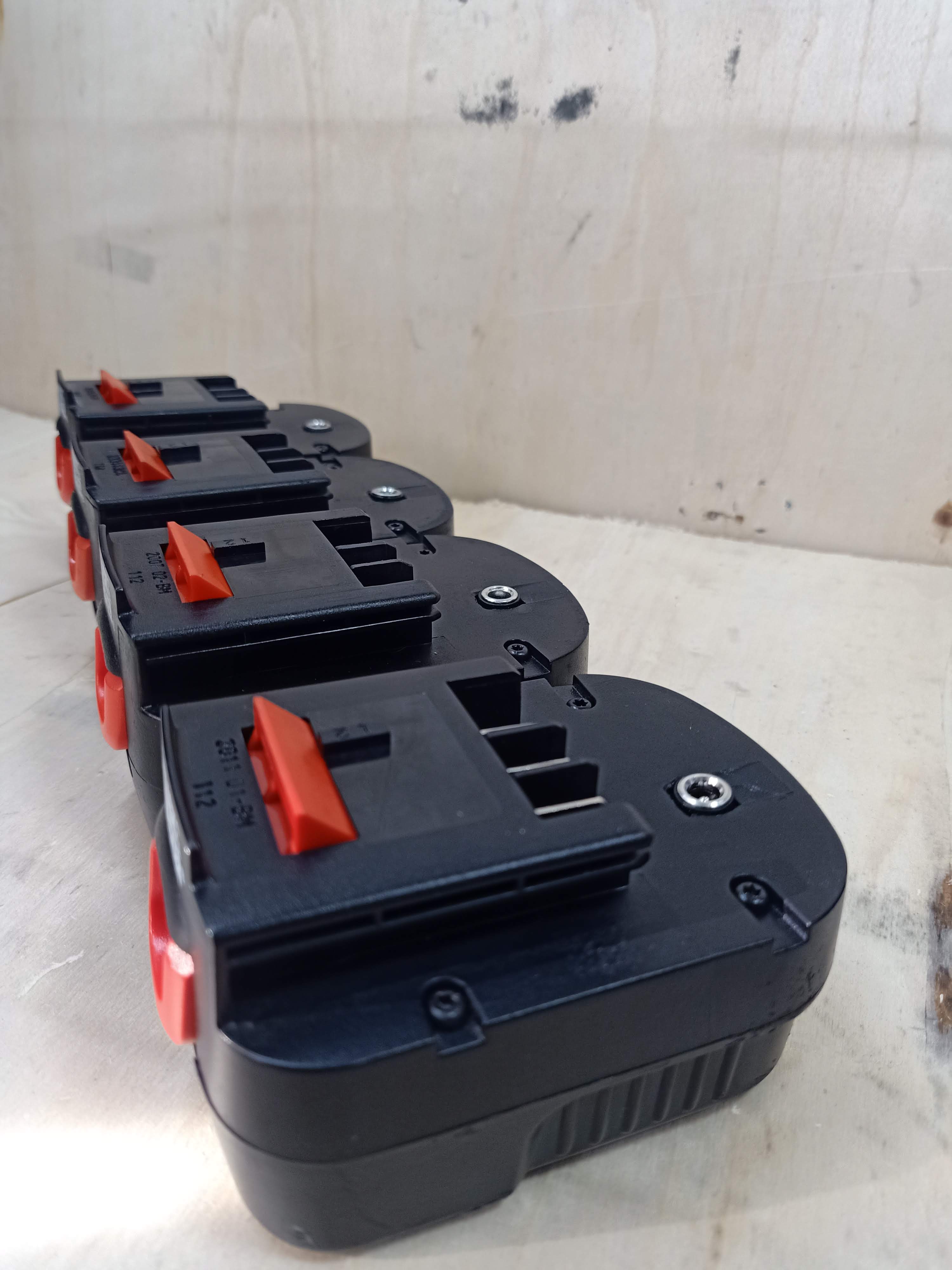 Pin Black & Decker 12v Hoàn Chỉnh Dùng Sạc Adapter