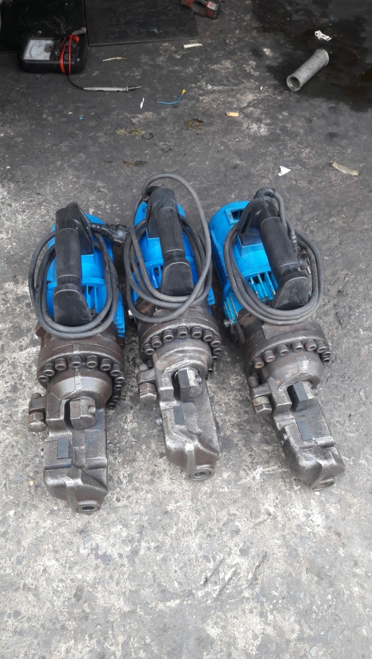 MÁY CẮT SẮT THỦY LỰC HÀN QUỐC D-25