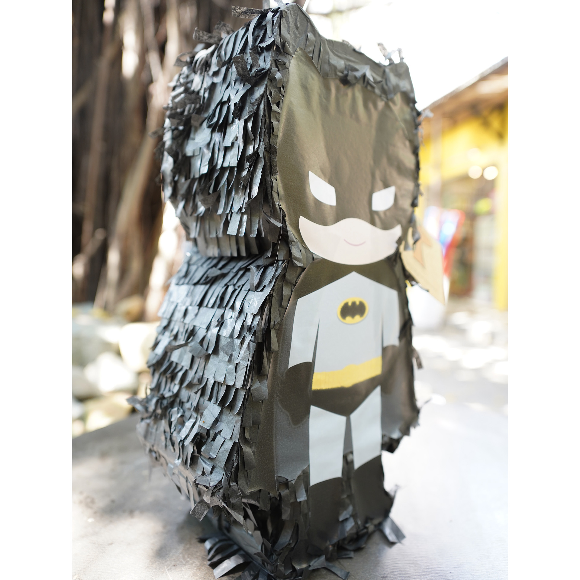 PINATA BATMAN (không bao gồm kẹo và gậy đập)